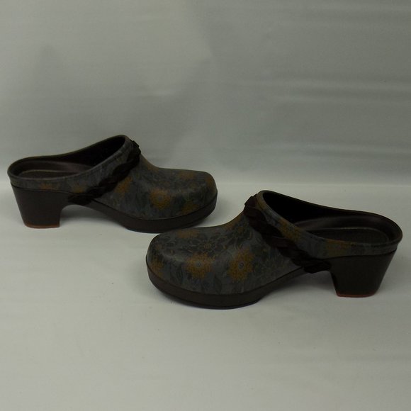 Crocs Sarah Flower Graphic Print Clog 203764-255 Women's Size 7 - Picture 8 of 15